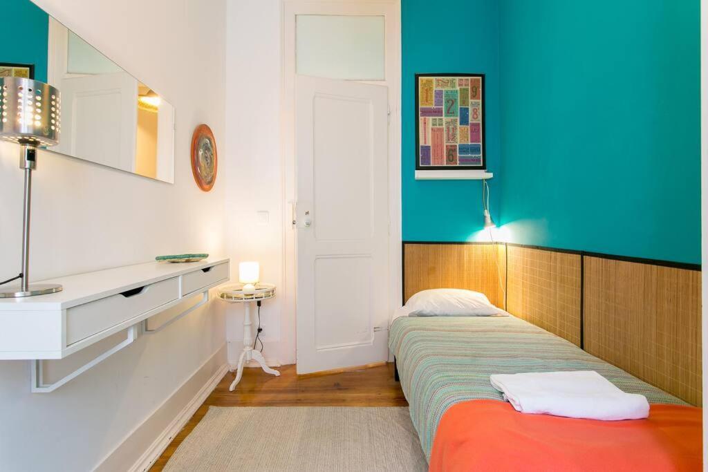 Principe Real Cool And Artistic 3 Bedrooms Flat! Lisbon Bagian luar foto