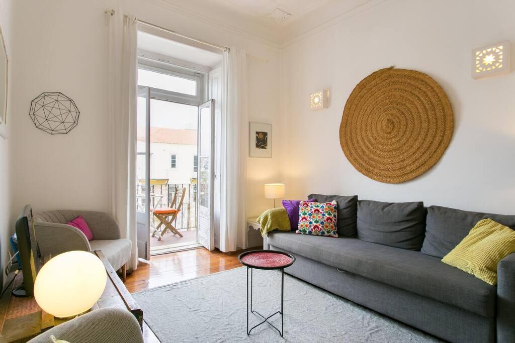 Principe Real Cool And Artistic 3 Bedrooms Flat! Lisbon Bagian luar foto