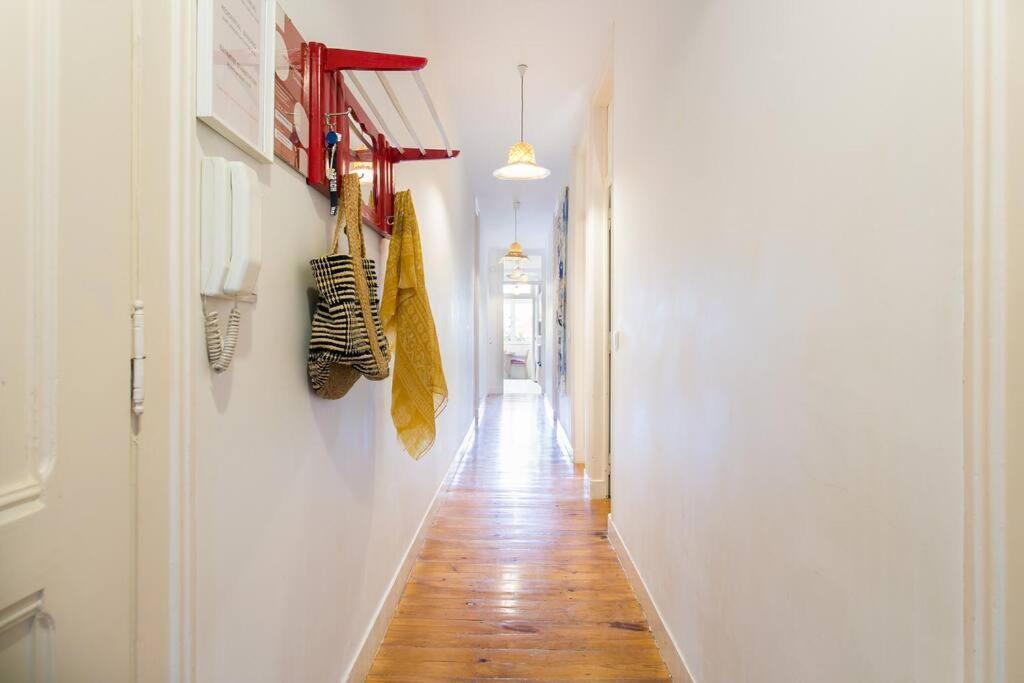 Principe Real Cool And Artistic 3 Bedrooms Flat! Lisbon Bagian luar foto