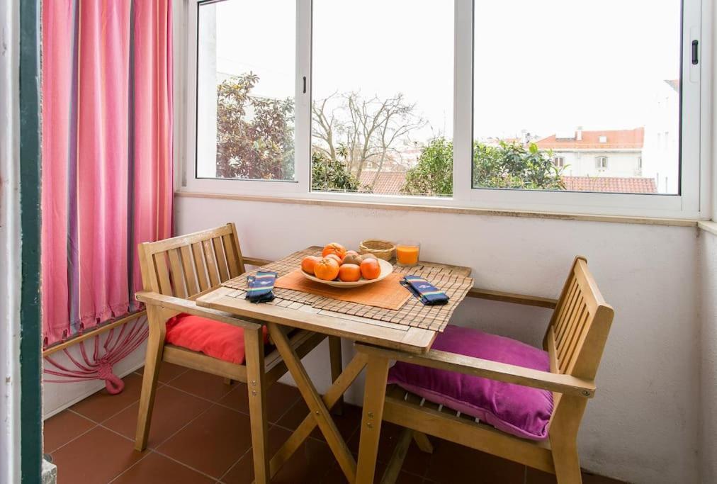 Principe Real Cool And Artistic 3 Bedrooms Flat! Lisbon Bagian luar foto