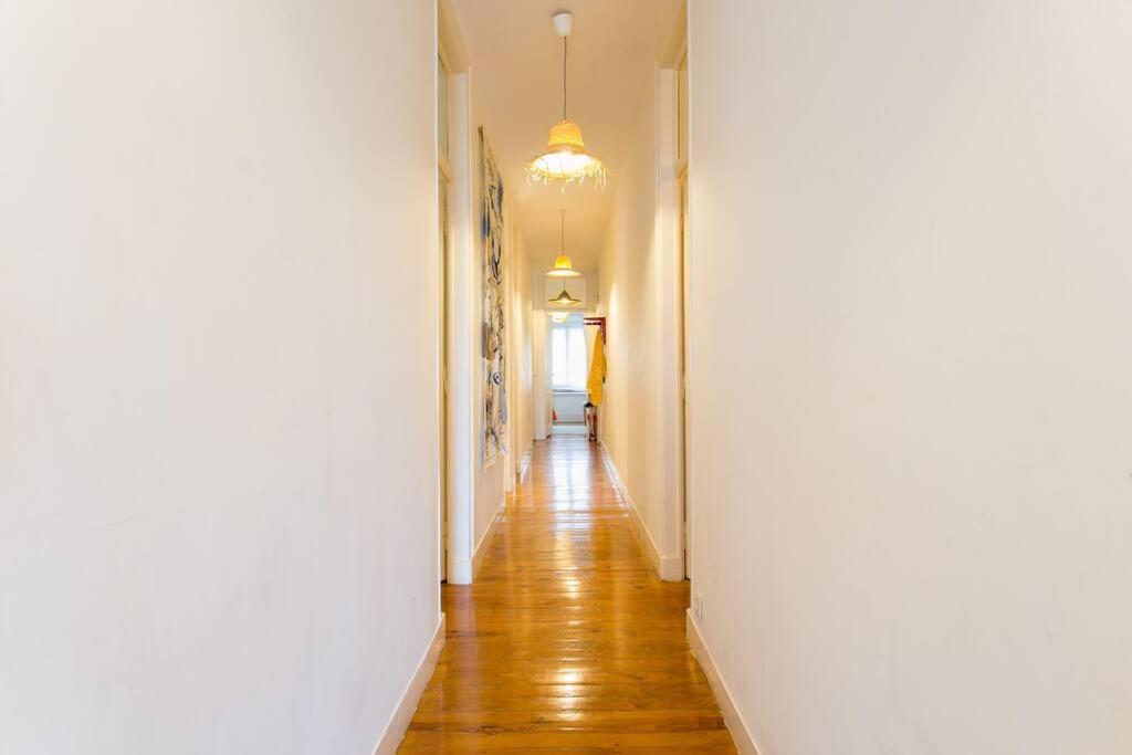 Principe Real Cool And Artistic 3 Bedrooms Flat! Lisbon Bagian luar foto