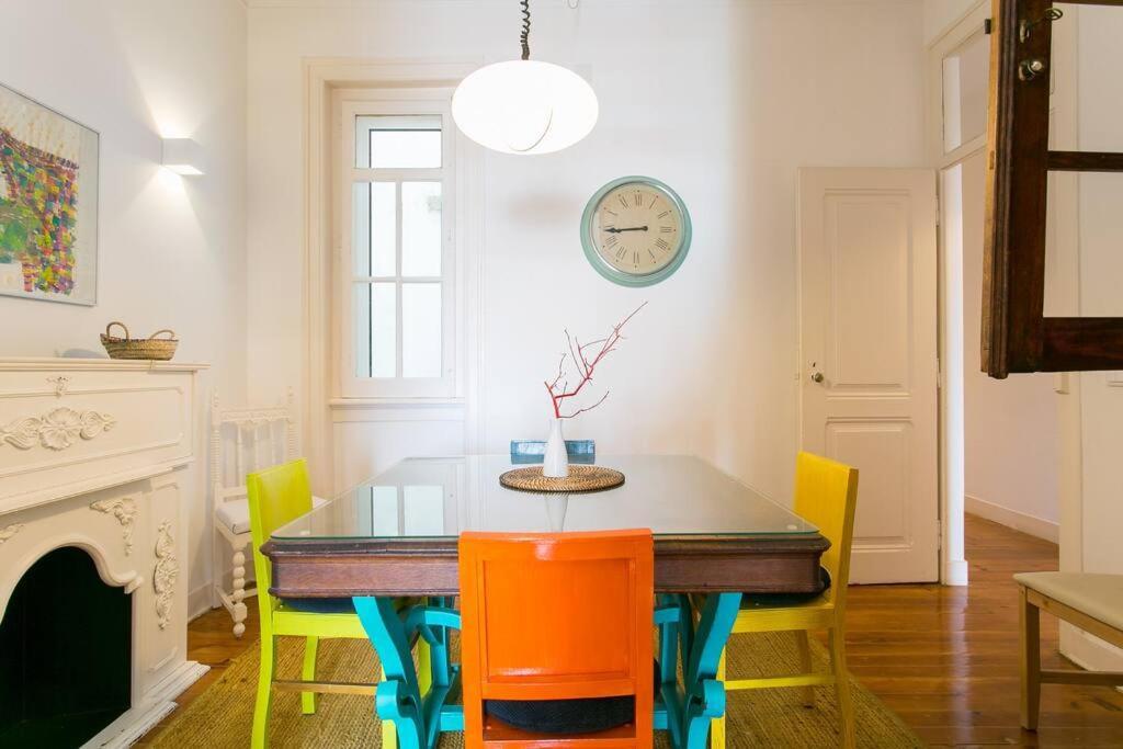 Principe Real Cool And Artistic 3 Bedrooms Flat! Lisbon Bagian luar foto