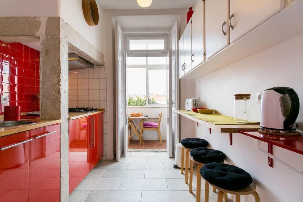 Principe Real Cool And Artistic 3 Bedrooms Flat! Lisbon Bagian luar foto