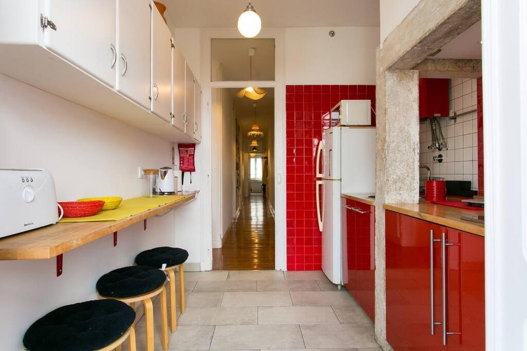 Principe Real Cool And Artistic 3 Bedrooms Flat! Lisbon Bagian luar foto