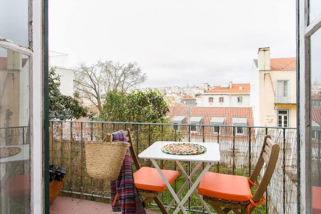 Principe Real Cool And Artistic 3 Bedrooms Flat! Lisbon Bagian luar foto