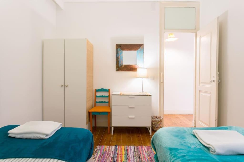 Principe Real Cool And Artistic 3 Bedrooms Flat! Lisbon Bagian luar foto